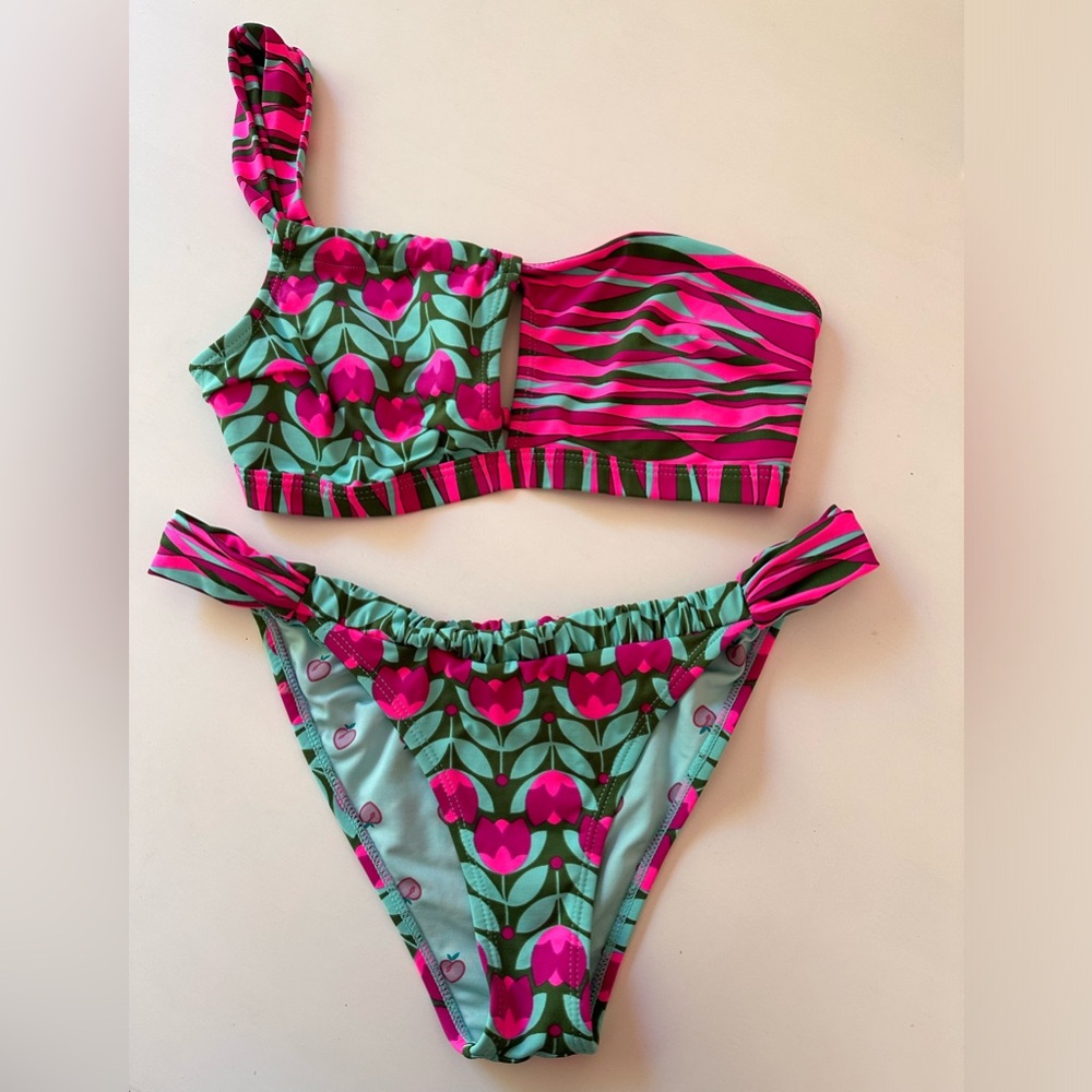 Paradizia Bikini Size M